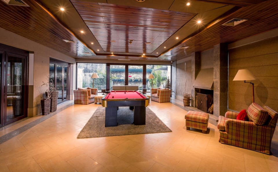 Shared lounge/TV area