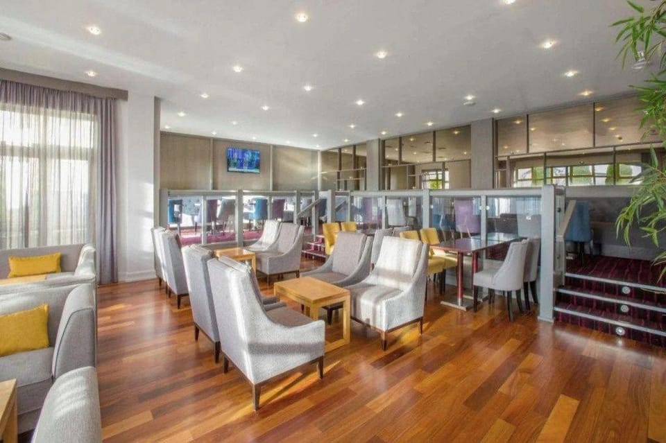 Newtown Park Hotel Hotel in Ireland