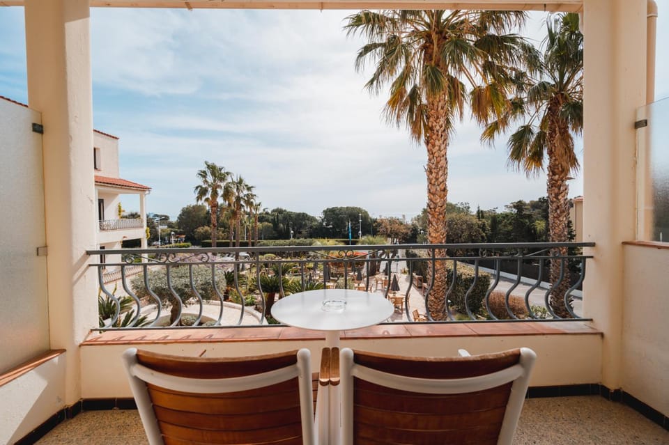Hotel Le Catalogne Hotel in Fréjus