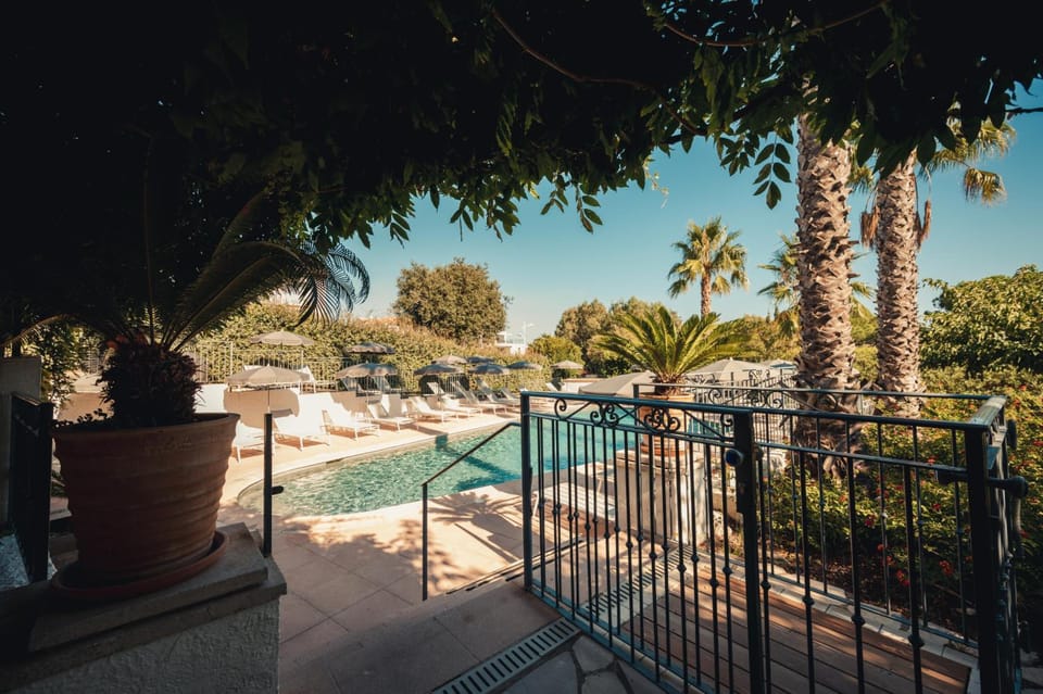 Hotel Le Catalogne Hotel in Fréjus