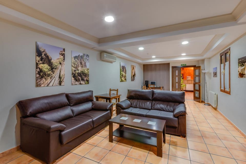 Shared lounge/TV area