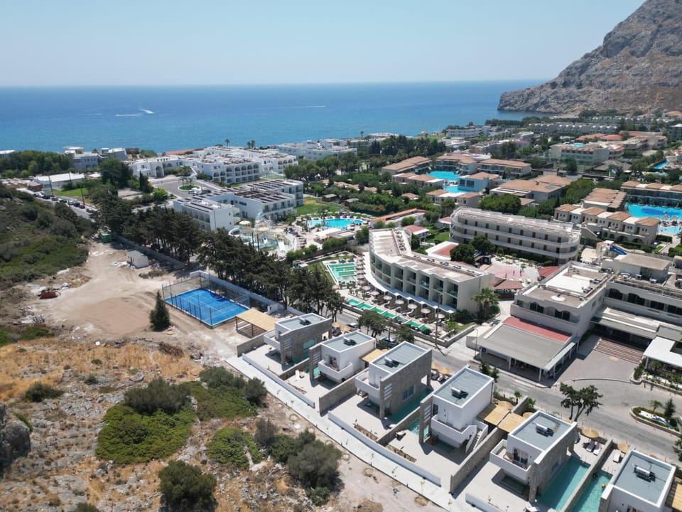 Delfinia Resort Hotel in Kolympia