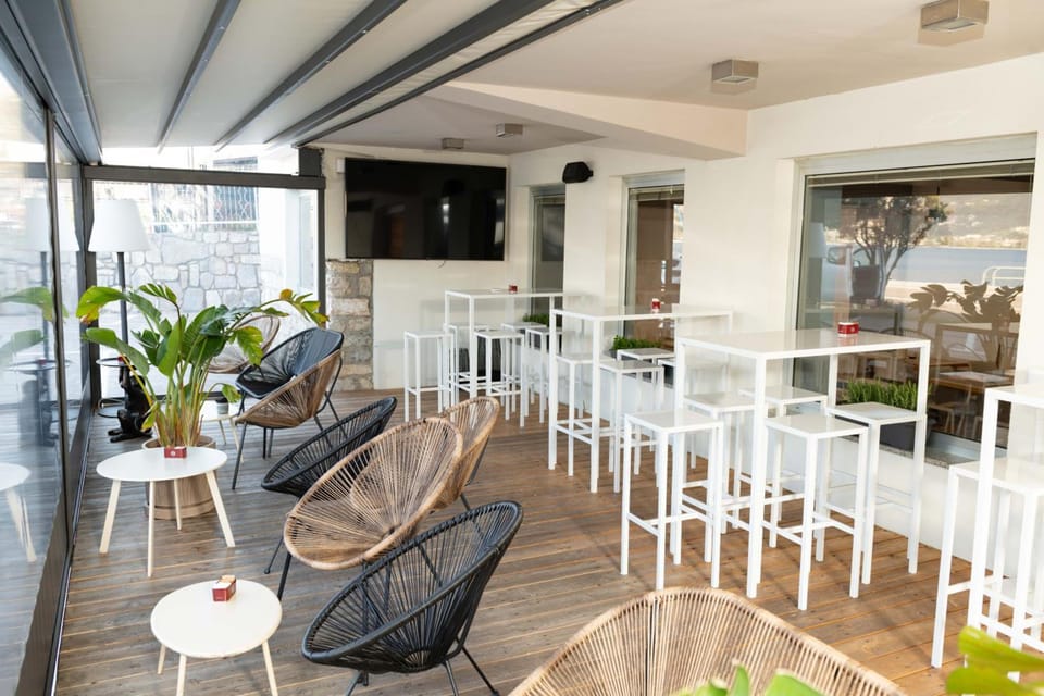 Bar/lounge