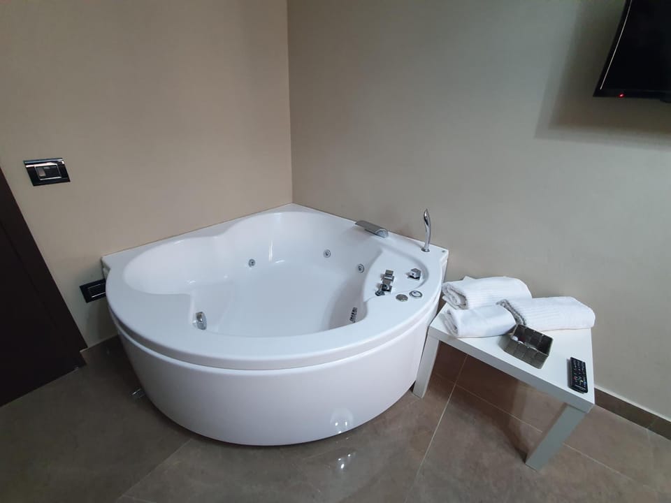 Hot tub