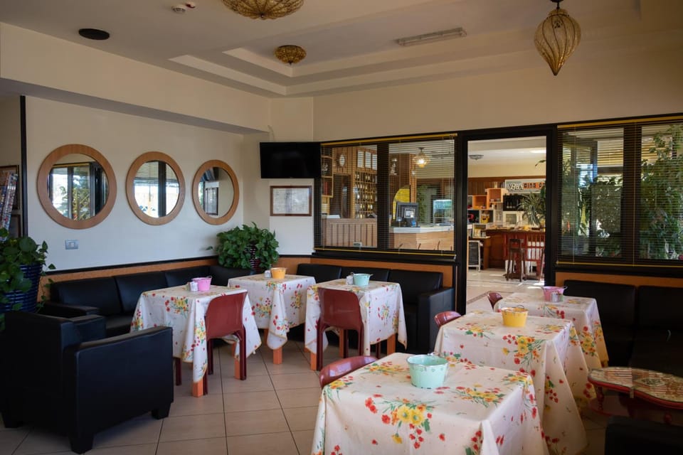 Hotel Ping Pong Hotel in Ostia