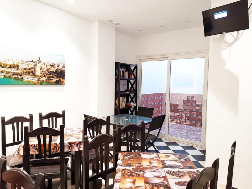 Shared lounge/TV area