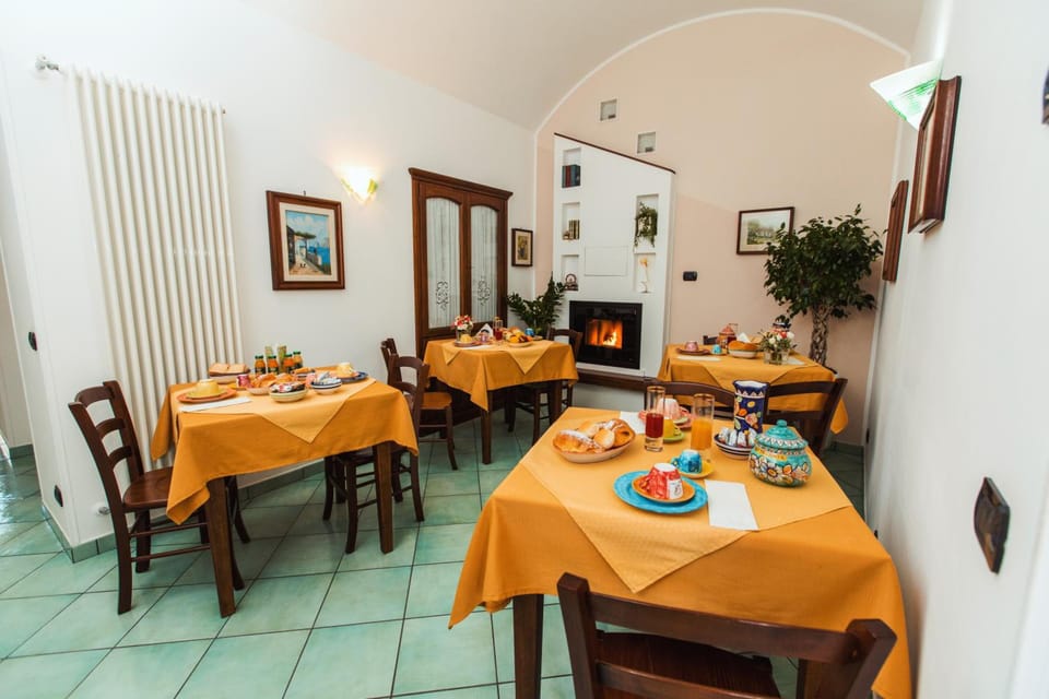 Roccia Fiorita Hotel in Furore