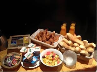 Le Victor Hugo Hotel in Montrouge