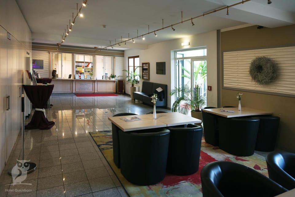 Shared lounge/TV area
