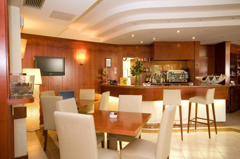 Bar/lounge