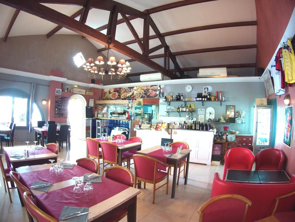 Atoll Hotel Hotel in Fréjus