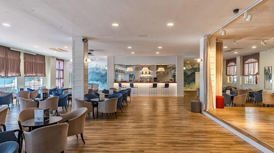 Bahia Tropical Hotel in Costa Tropical