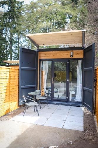 GlamNess Luxury Shipping Containers: Adults Only Lodge in Inverness
