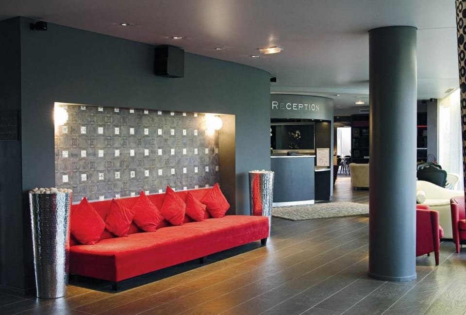 Standing Hotel Suites by Actisource Hotel in Île-de-France