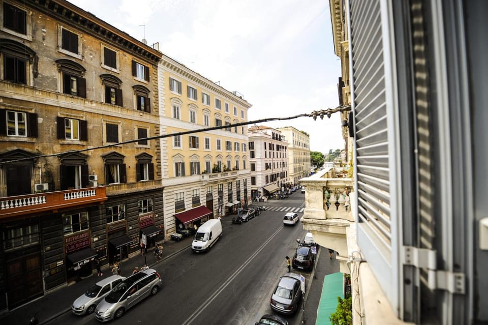 The Roman Empire Guesthouse Hotel in Rome