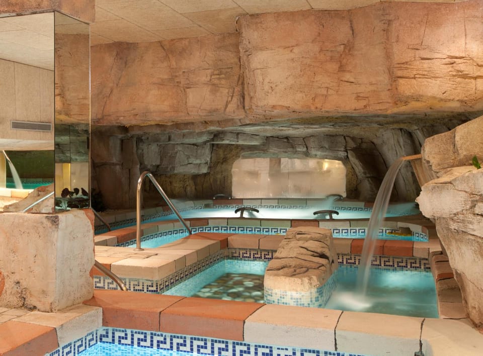 Hot spring bath