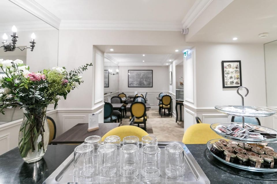 Hotel Saint Christophe Hotel in Paris