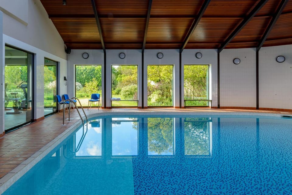 Warren House Hotel in Kingston upon Thames