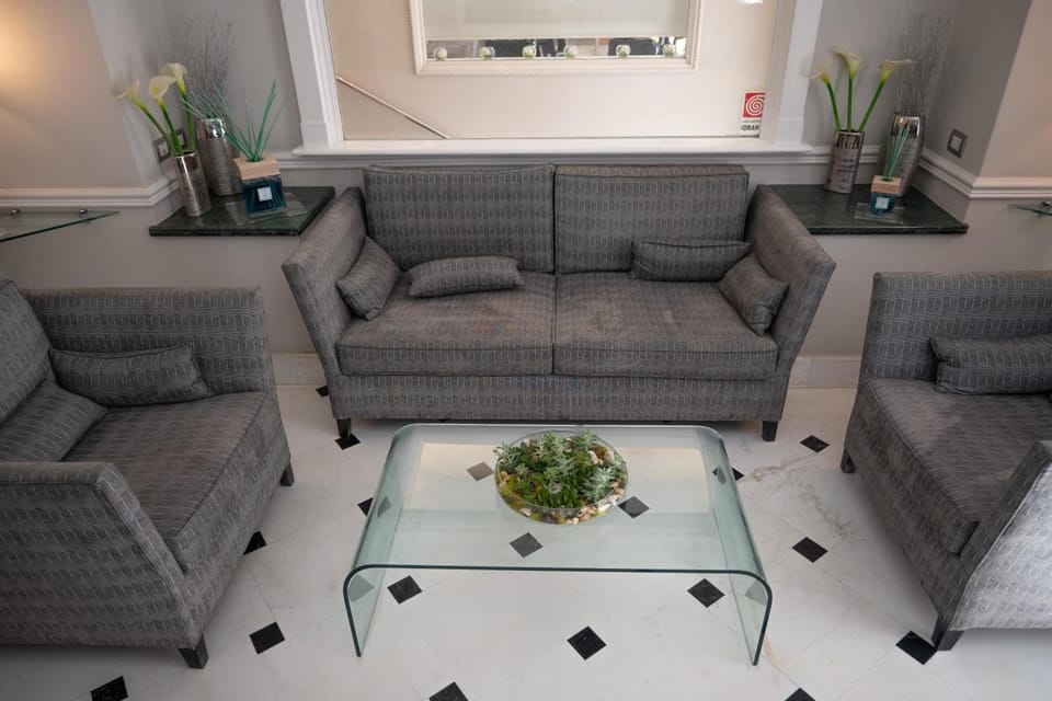 Shared lounge/TV area