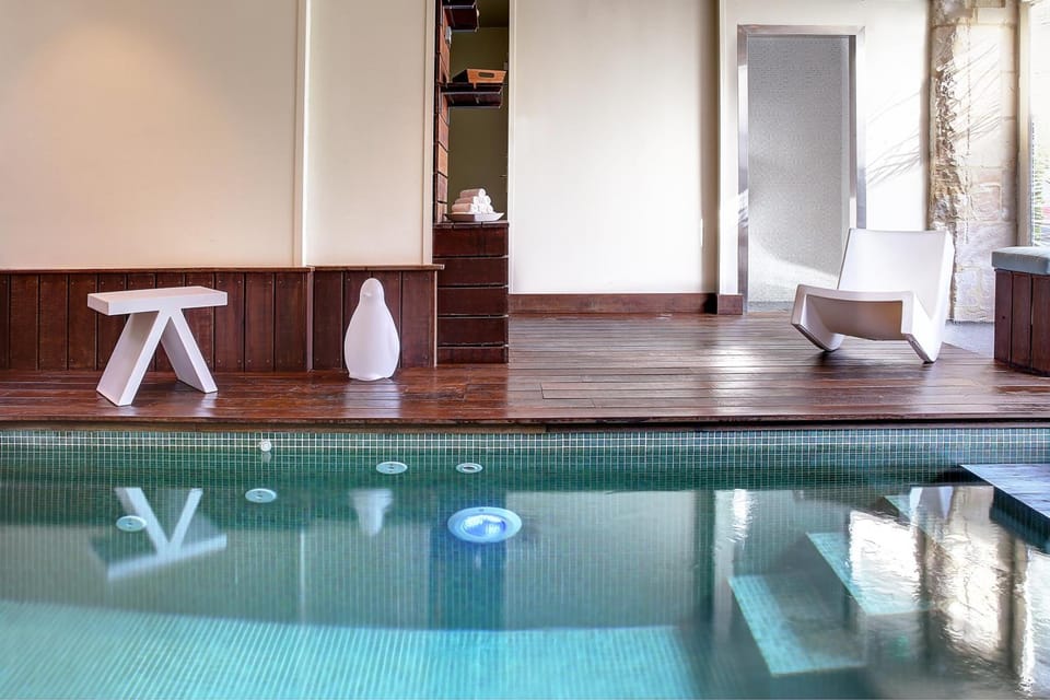 Hotel Restaurant Le Dauphin et Le Spa du Prieure Hotel in Caen