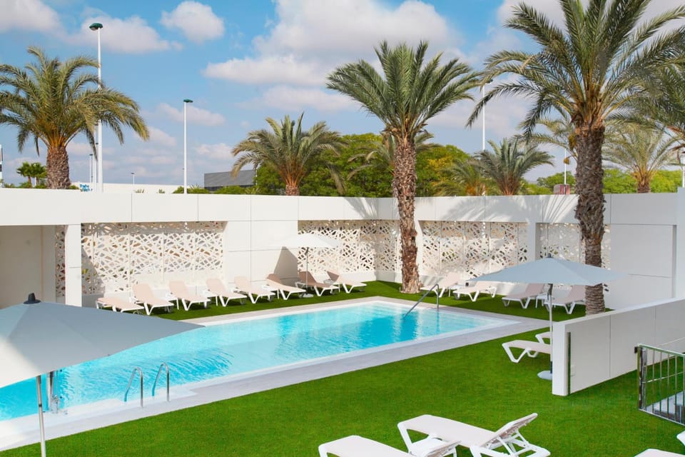 Swimming pool