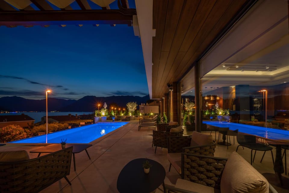 Boutique Hotel R Palazzo Hotel in Dobrota