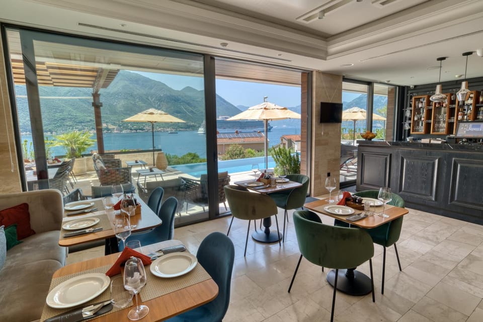 Boutique Hotel R Palazzo Hotel in Dobrota