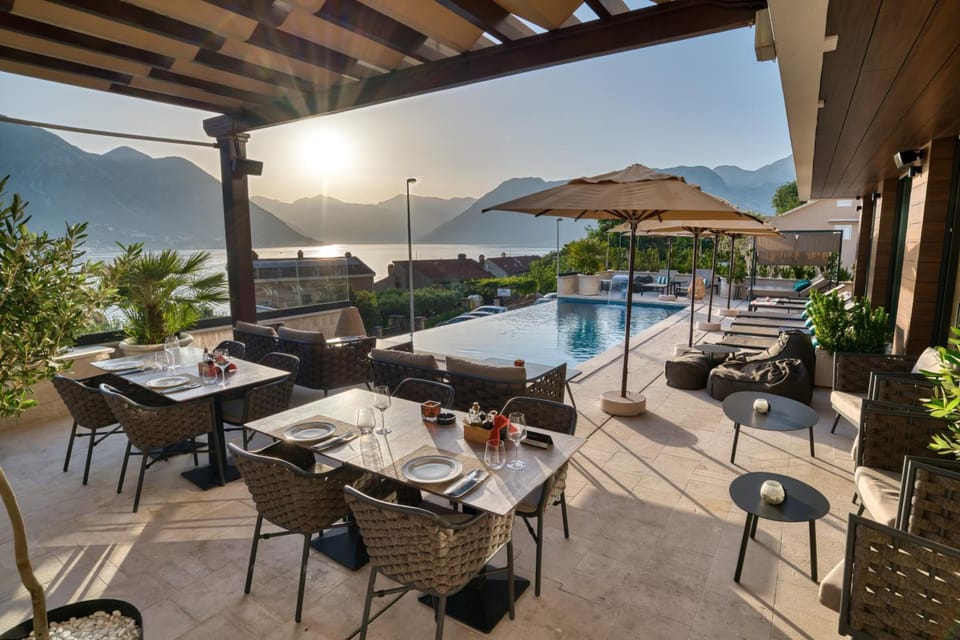 Boutique Hotel R Palazzo Hotel in Dobrota