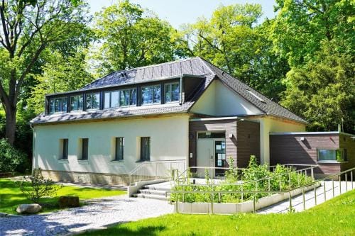 Pulverhutte Gastehaus im egapark - ein Projekt der Lebenshilfe Erfurt Service gGmbH Hotel in Erfurt