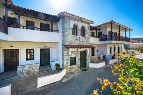 Kritikos Apartments Hotel in Halkidiki
