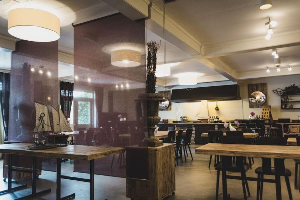 Bar-Bistro-Hotel DOK Hotel in North Brabant (province)