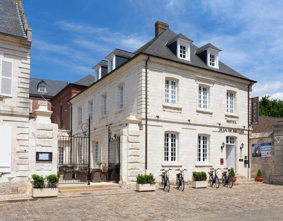 HOTEL JEAN DE BRUGES Hotel in Hauts-de-France
