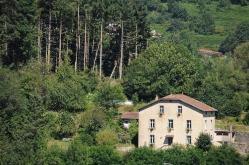 Le Coteau d'Olliergues Hotel in Auvergne-Rhône-Alpes