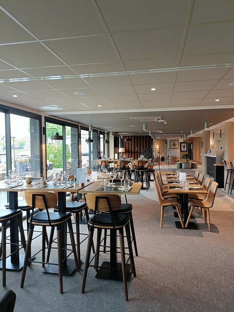 Brit Hotel Ploermel - Hotel de l'Hippodrome Hotel in Ploërmel