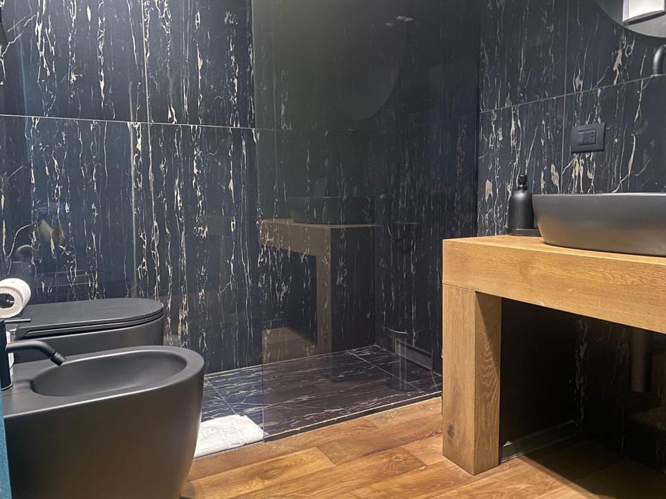 Empire - Affittacamere Hotel in Modena