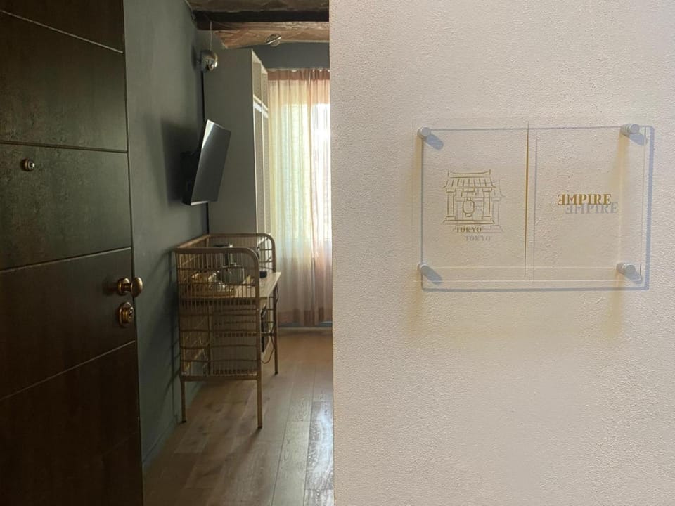 Empire - Affittacamere Hotel in Modena