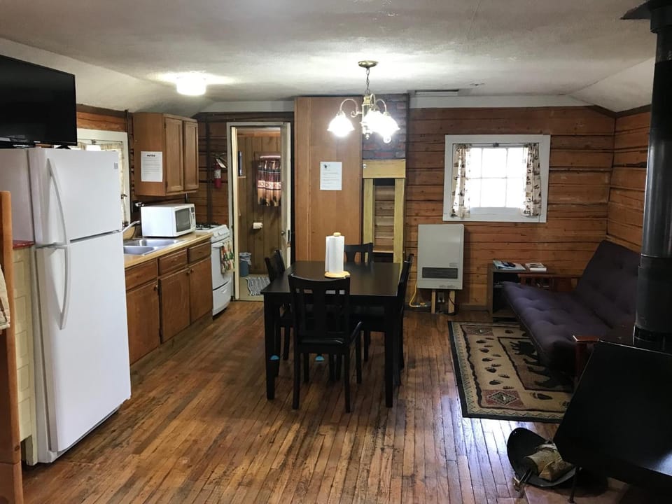 Grandview Cabins & RV Resort Lodge in South Fork
