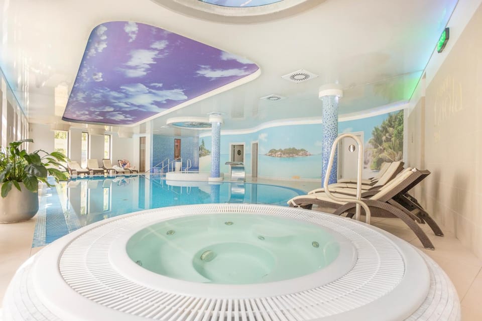 Hot tub