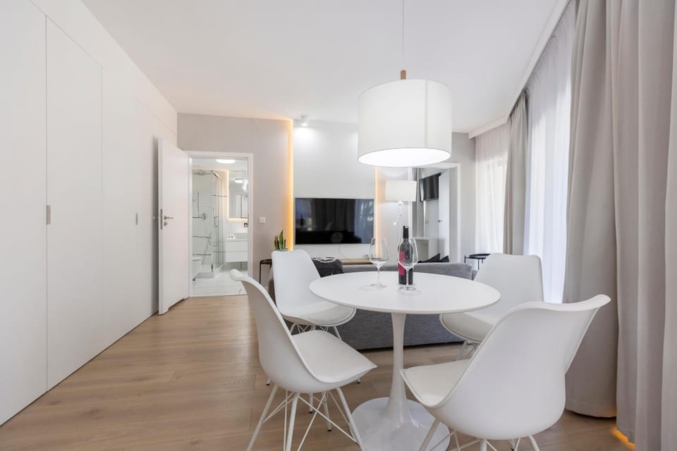Shared lounge/TV area
