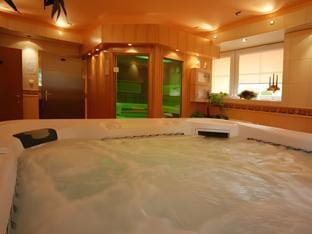Hot tub