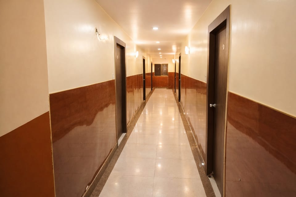 Hotel delight deluxe( A modern hotel) Hotel in West Bengal