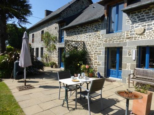Les Petites Chapelles Hotel in Brittany