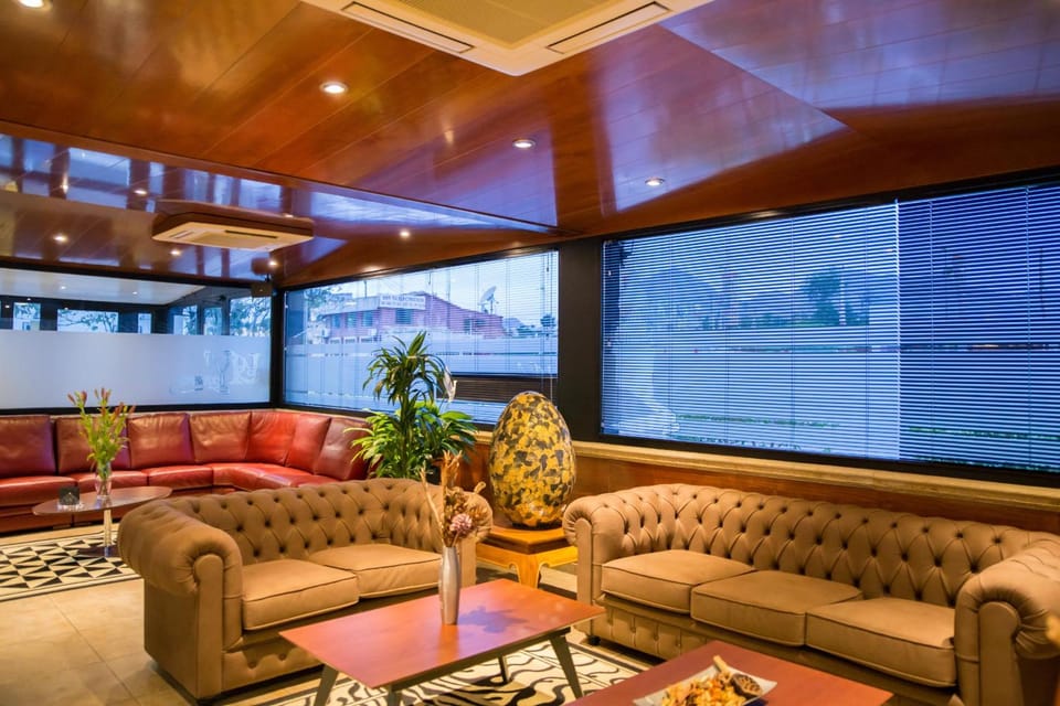 Shared lounge/TV area