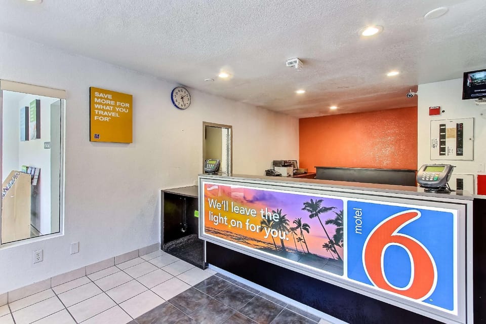 Motel 6 Hotel in Santa Clara