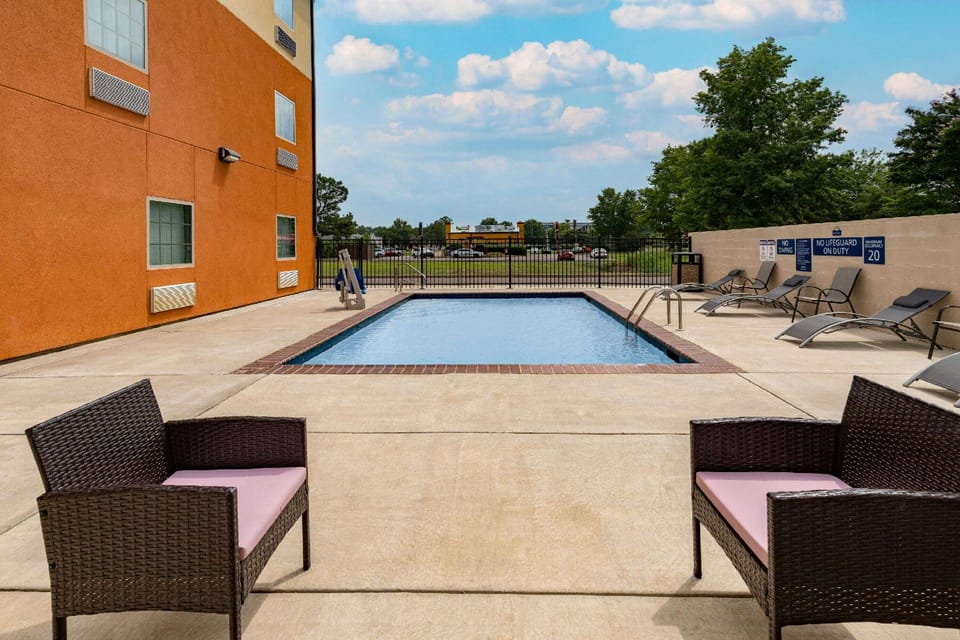 Days Inn & Suites by Wyndham Horn Lake/Memphis Graceland Hotel in Horn Lake