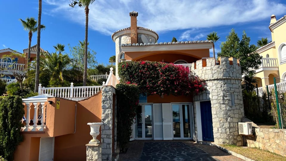 La Perla de Torrenueva Resort in Costa del Sol