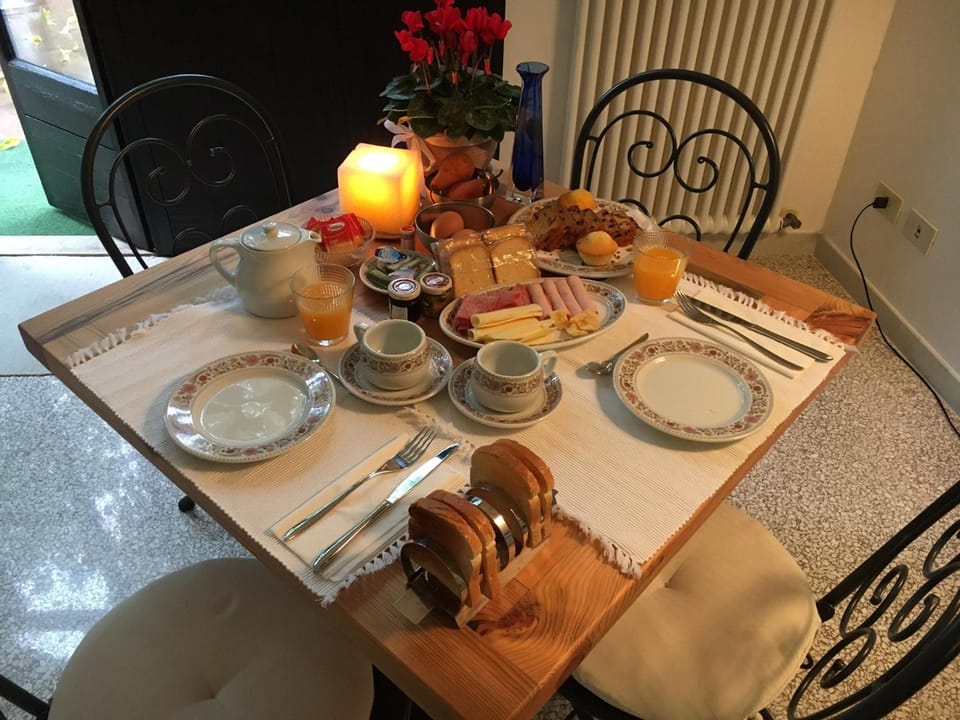 Ca' Bert Villa dei Glicini B&B Hotel in Lake Garda