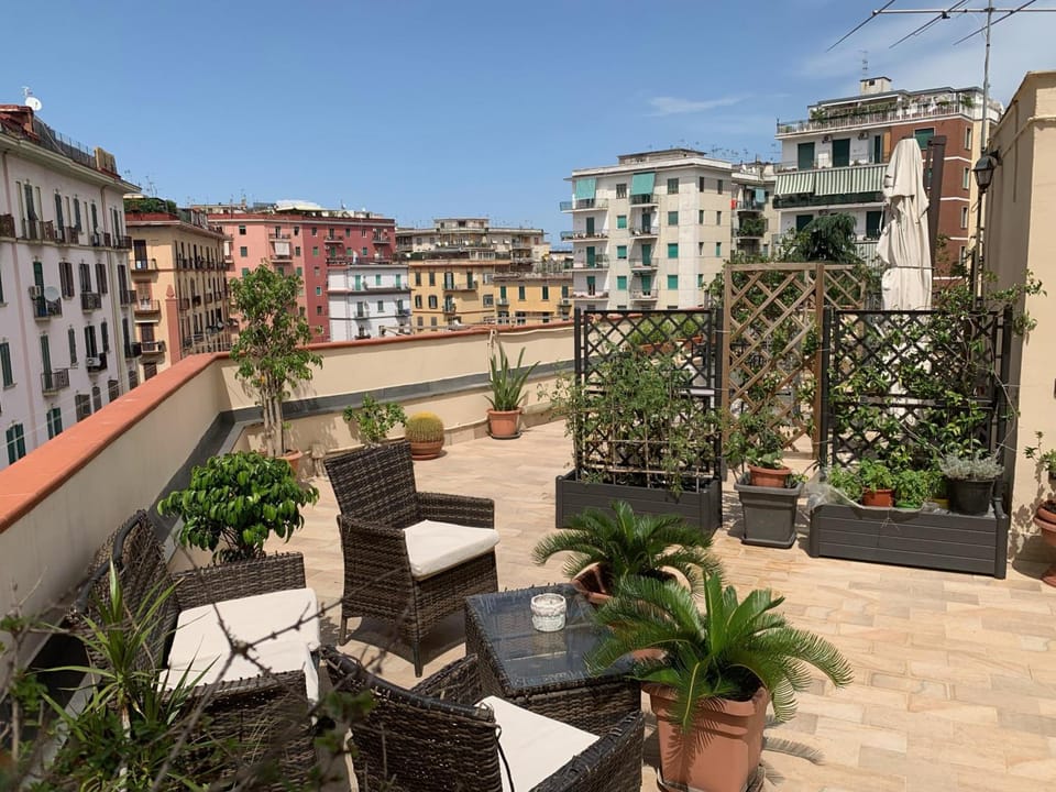 Tuanis Hotel in Naples