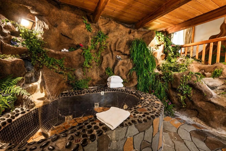 Castle Wood Cottages Hotel in Big Bear
