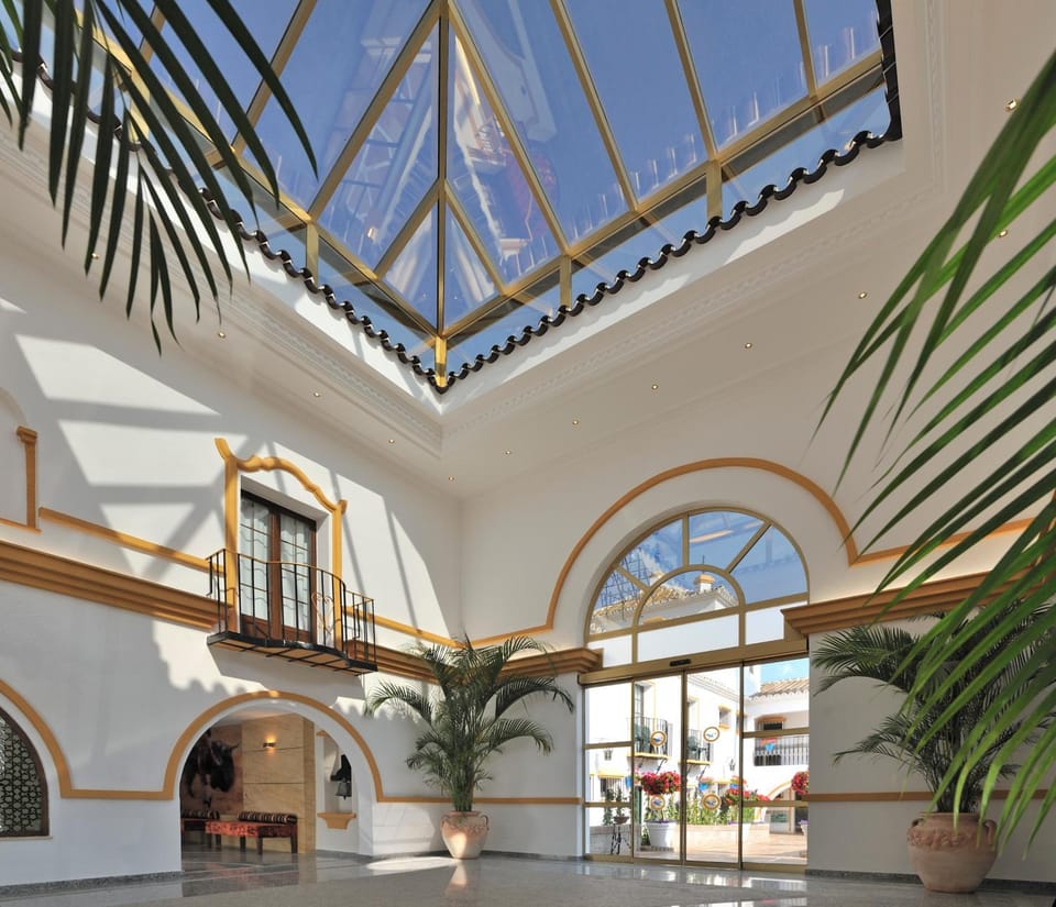 Globales Cortijo Blanco Hotel in San Pedro de Alcántara